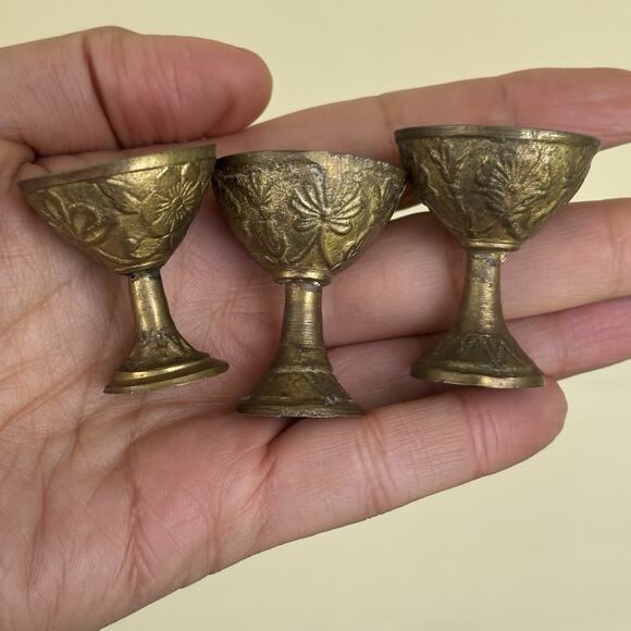 VTG Brass Indian Coffee Pot 9" w/ 3 Goblets | Miniature Dallah Decor Etched Set - Picture 14 of 16
